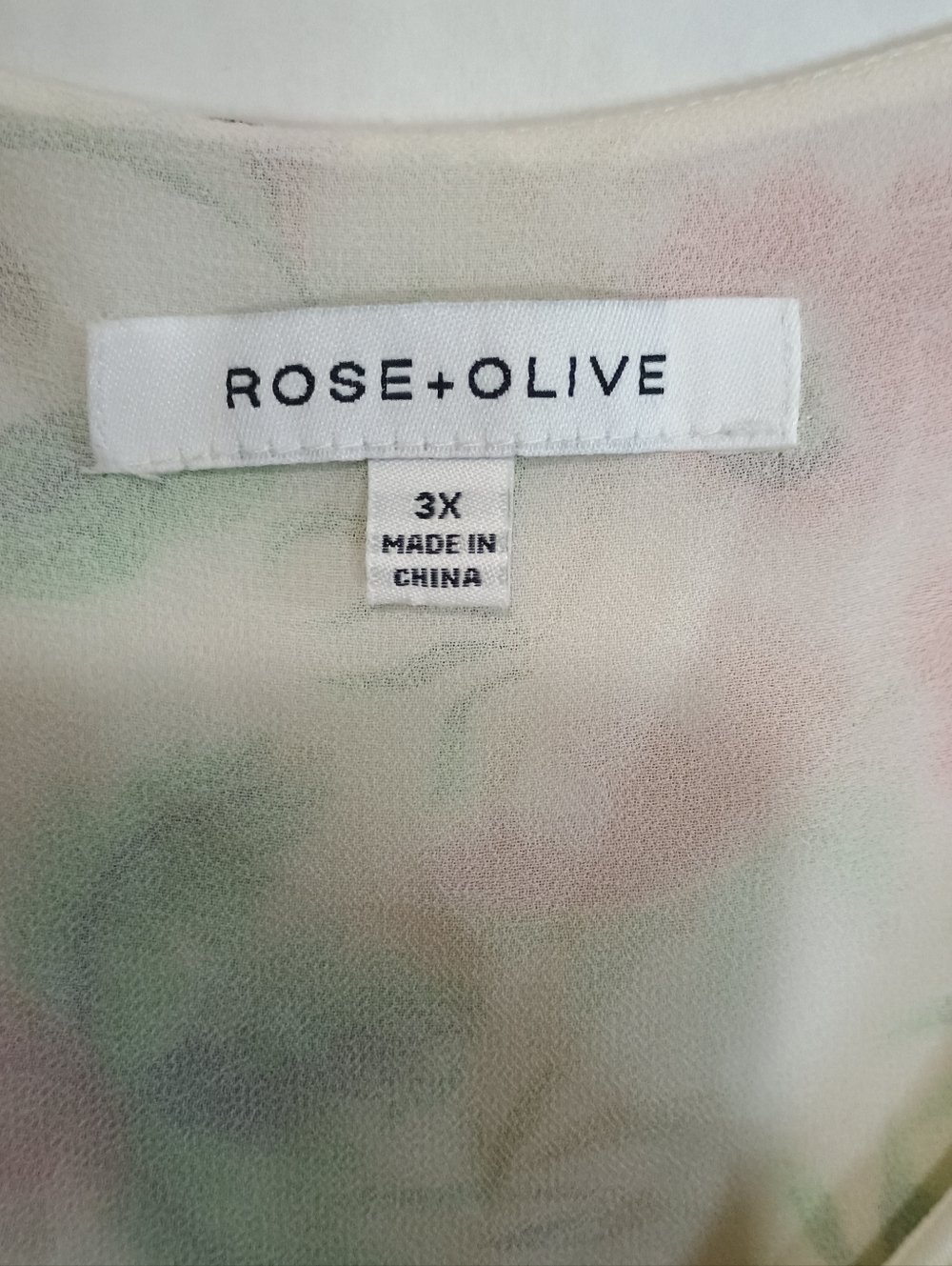 Rose & Oliver Cream Floral V-Neck Sleeveless Top Size 3X - Picture 3 of 4